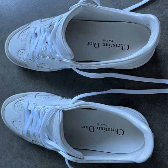 DIOR Women's White CD Bee Sneakers - Picture 2 of 4